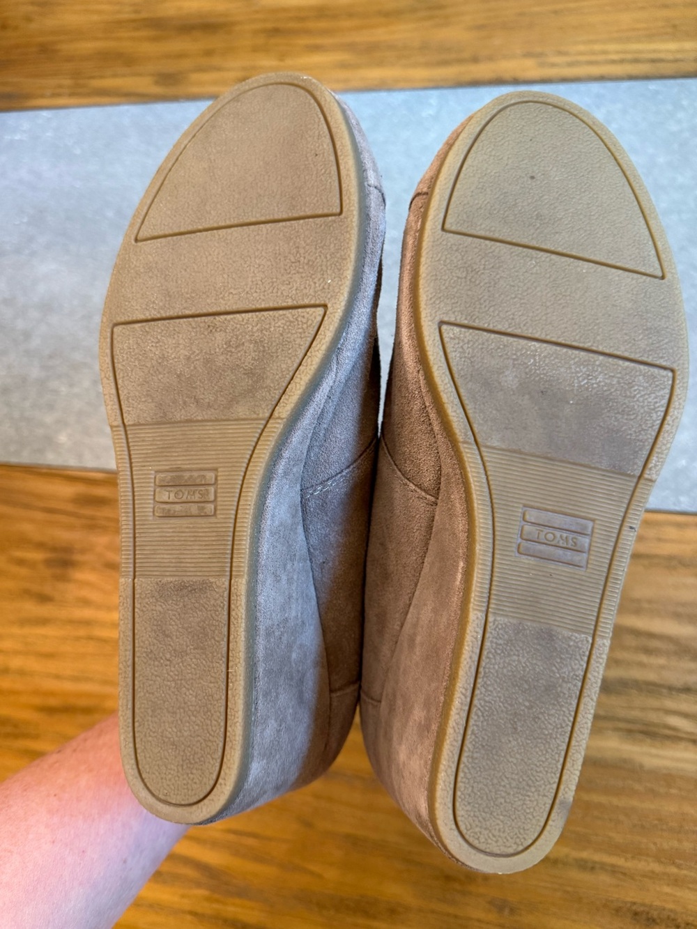 TOMS Desert Wedge Taupe Suede Lace-Up Bootie Size 11 - Picture 6 of 13